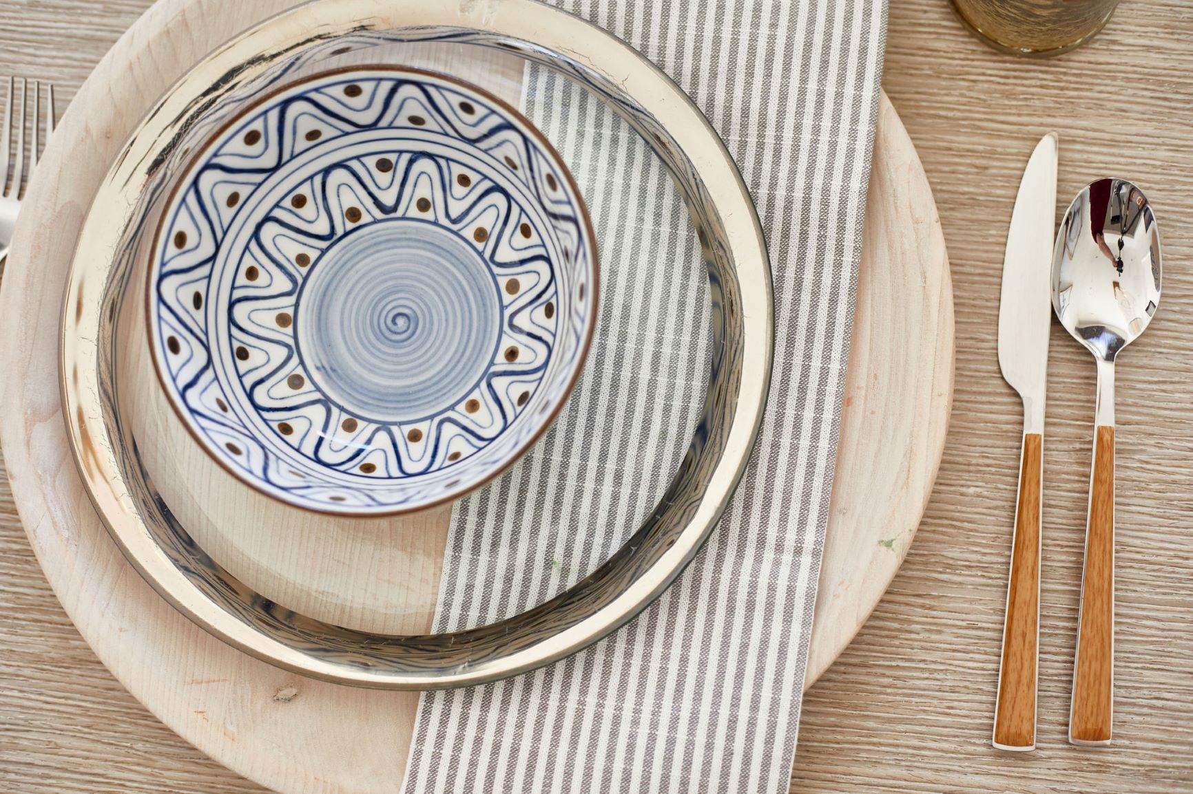 Image of a place setting on a dining room table