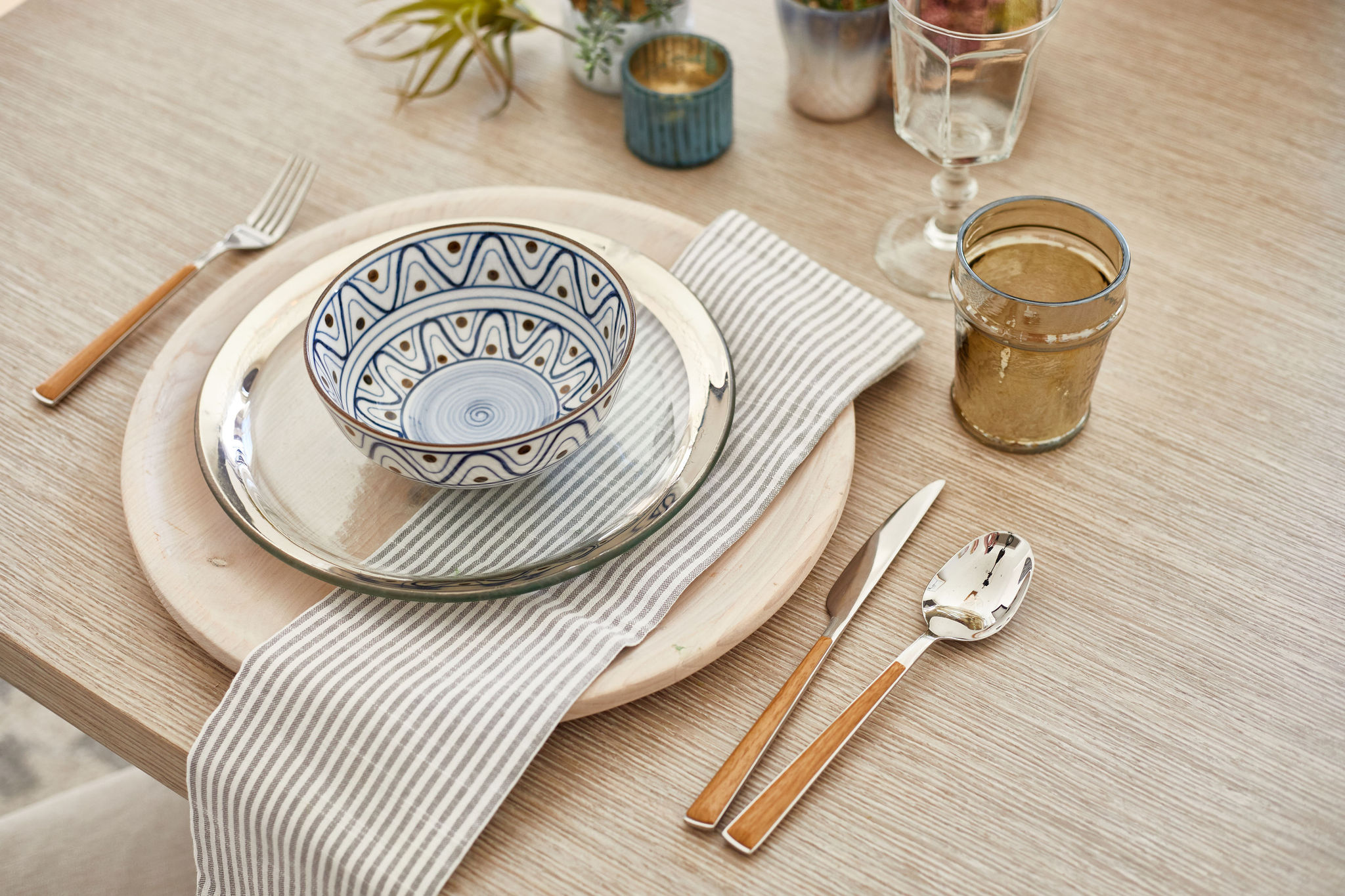 Image of a place setting on a dining room table
