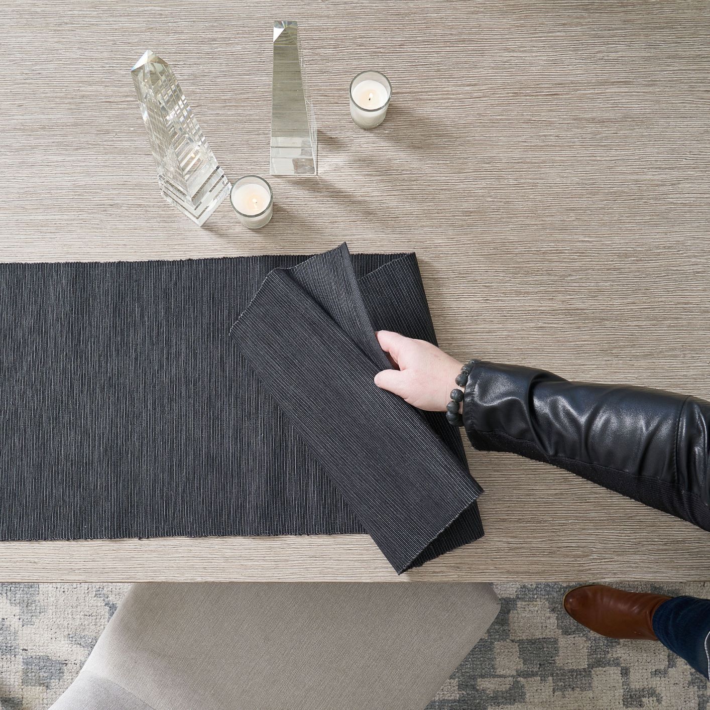 Black tablecloth in table