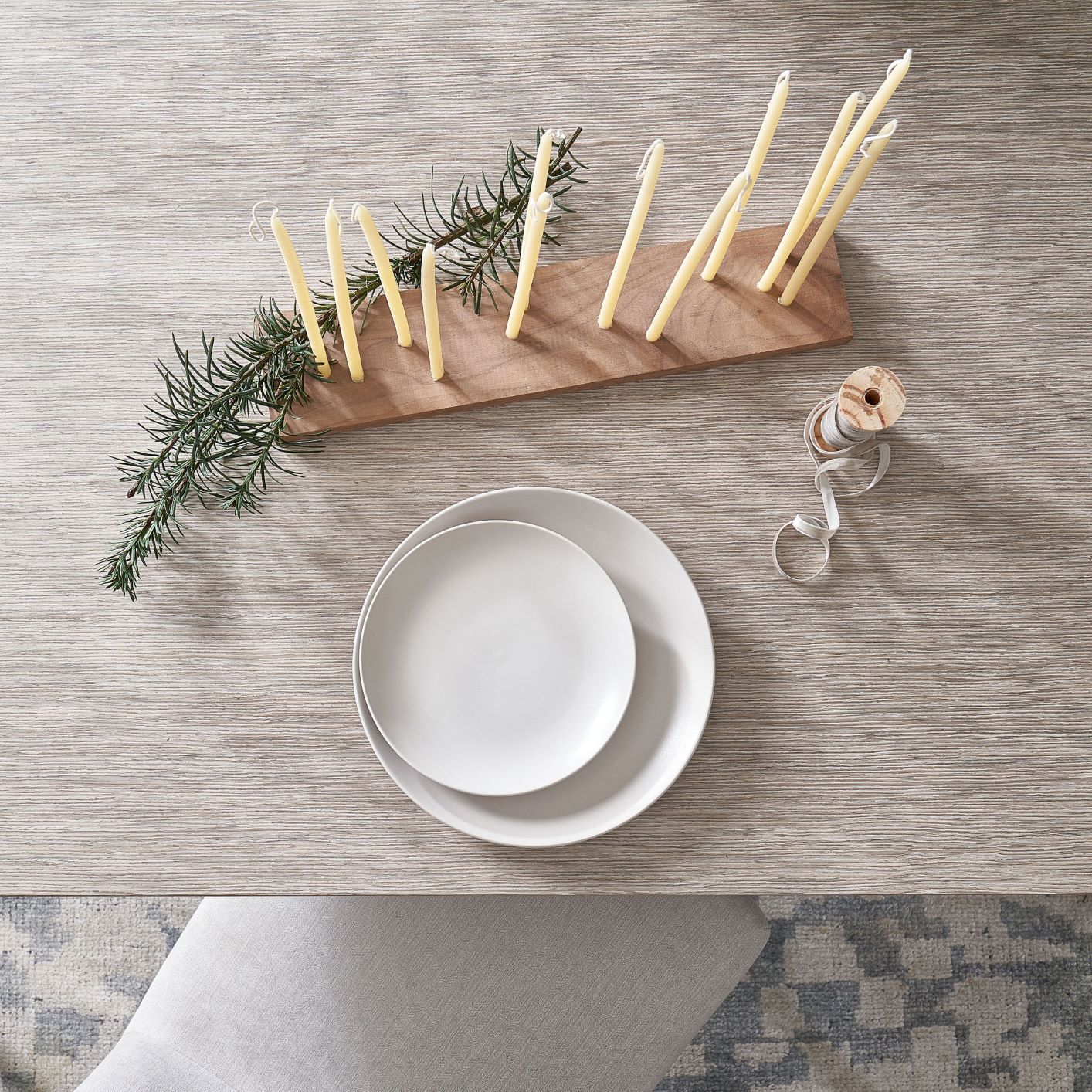 Minimalist Holiday Tablescape