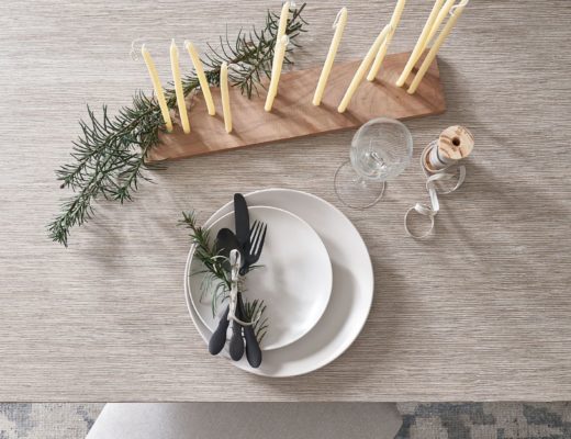 Minimalist Holiday Tablescape